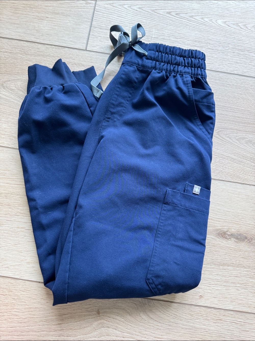 Women’s Navy Blue Drawstring Jogger Scrubs FIGS XS